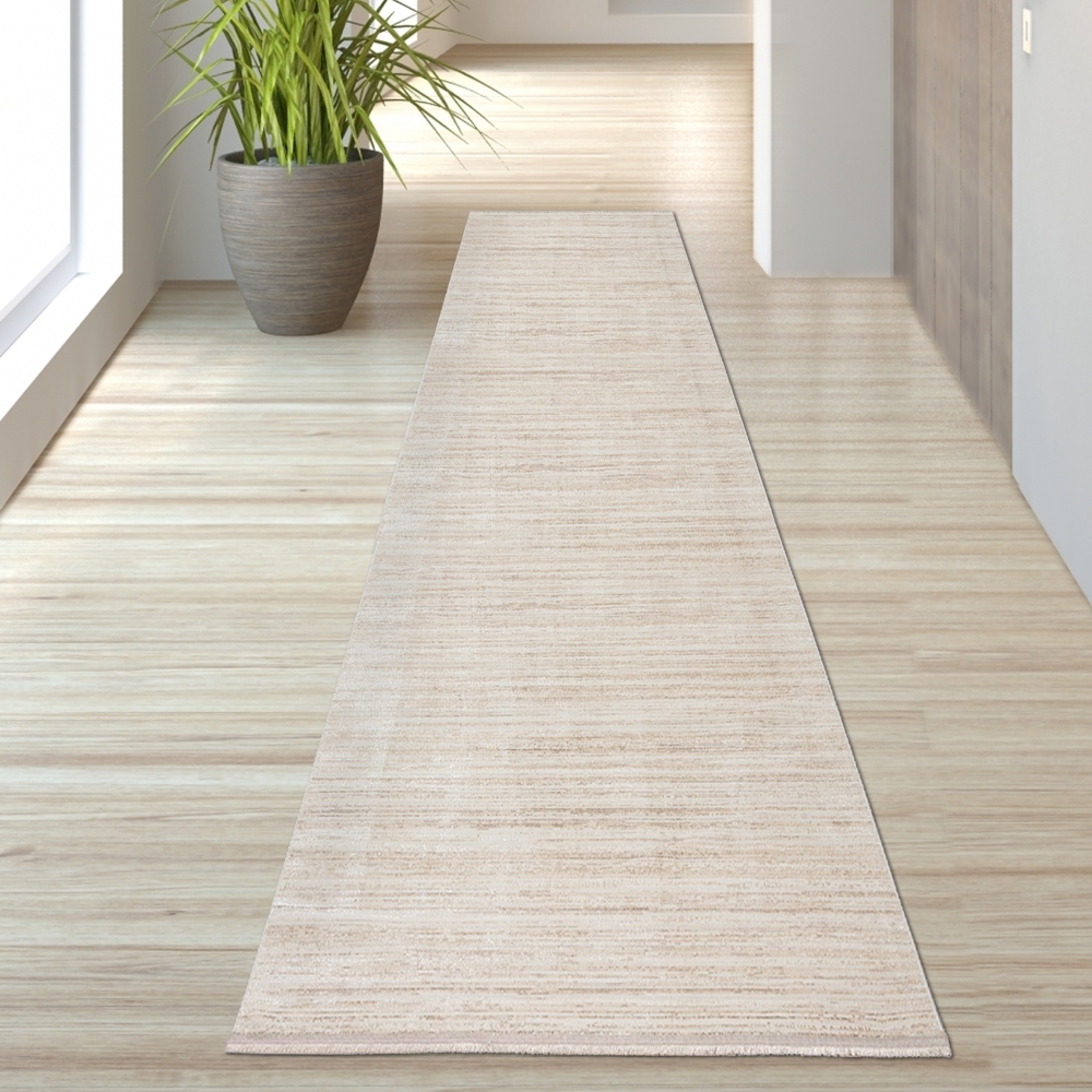 Moderner gestreifter Teppich in beige