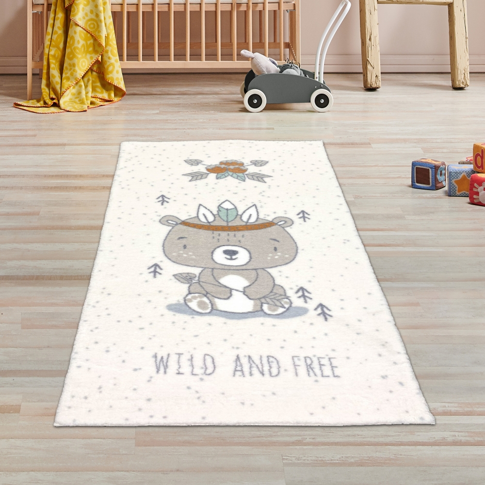 Weicher Kinderzimmer Teppich mit  Indiana -Bär design in Creme